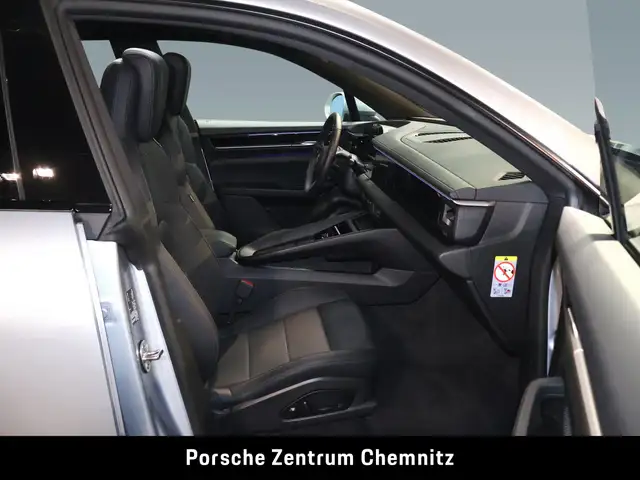 Porsche Macan view 13