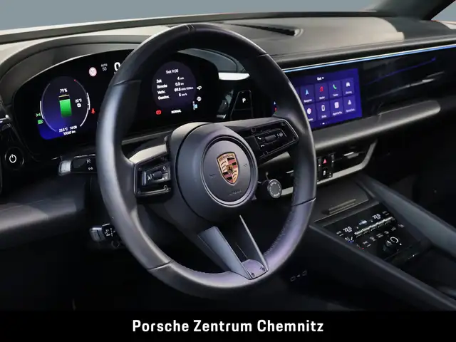 Porsche Macan view 11