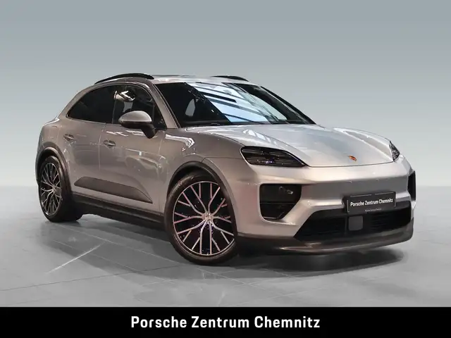Porsche Macan view 9