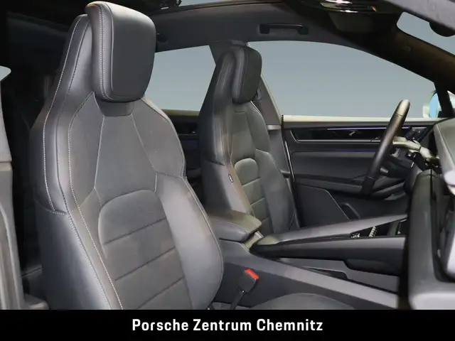 Porsche Macan view 22