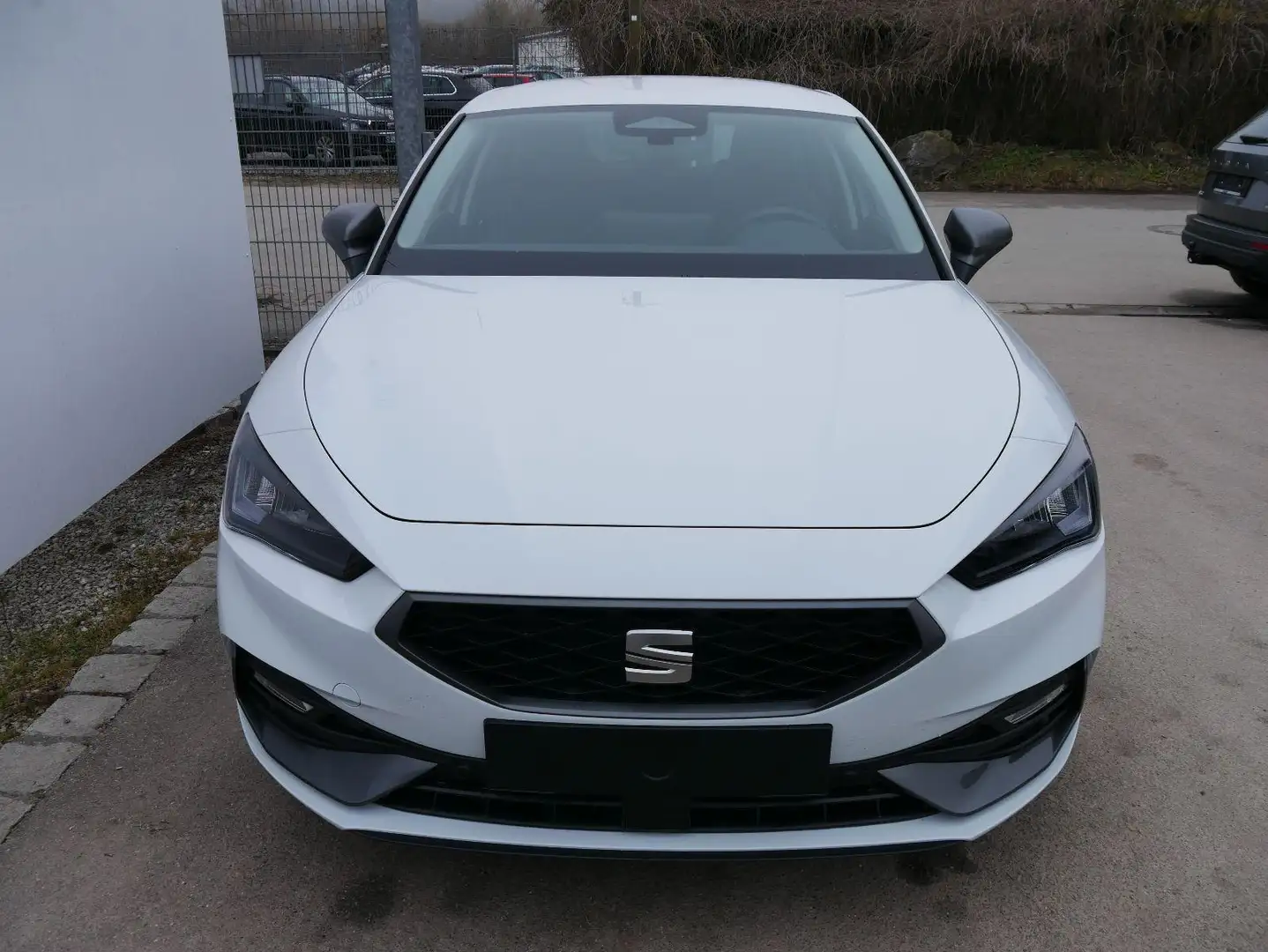 SEAT Leon FR 2.0 TDI DSG*RFK*NAVI*TEMPOMAT*TRAVEL ASSIST*... Weiß - 1