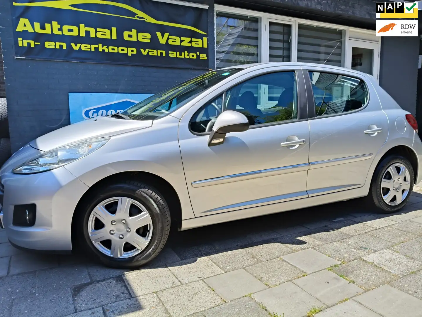 Peugeot 207 1.4 VTi XS airco 1e eigenaar Gris - 1