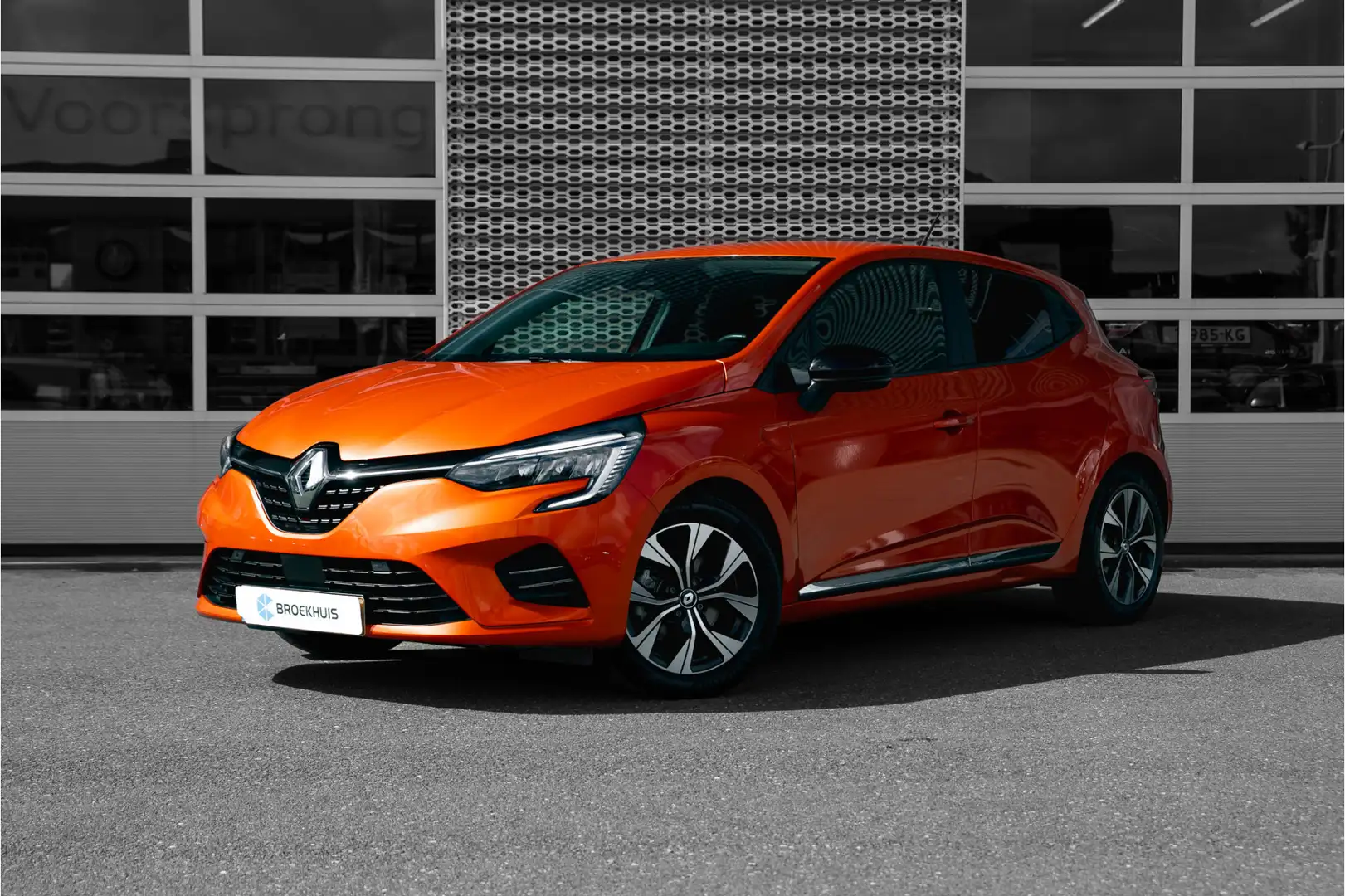 Renault Clio 1.6 E-Tech Hybrid 145 Evolution | Camera | Cruise Oranje - 1