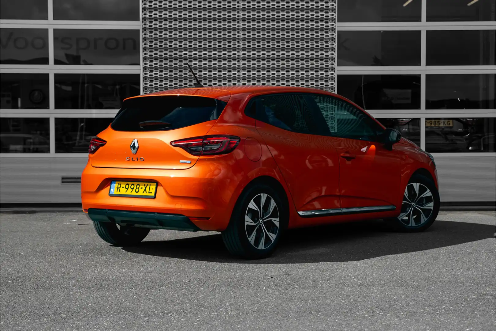 Renault Clio 1.6 E-Tech Hybrid 145 Evolution | Camera | Cruise Oranje - 2