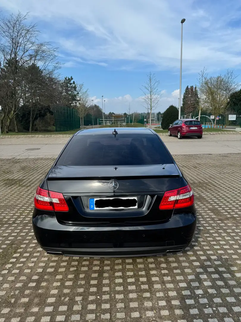 Mercedes-Benz E 500 4Matic BlueEFFICIENCY 7G-TRONIC Elegance Чорний - 2