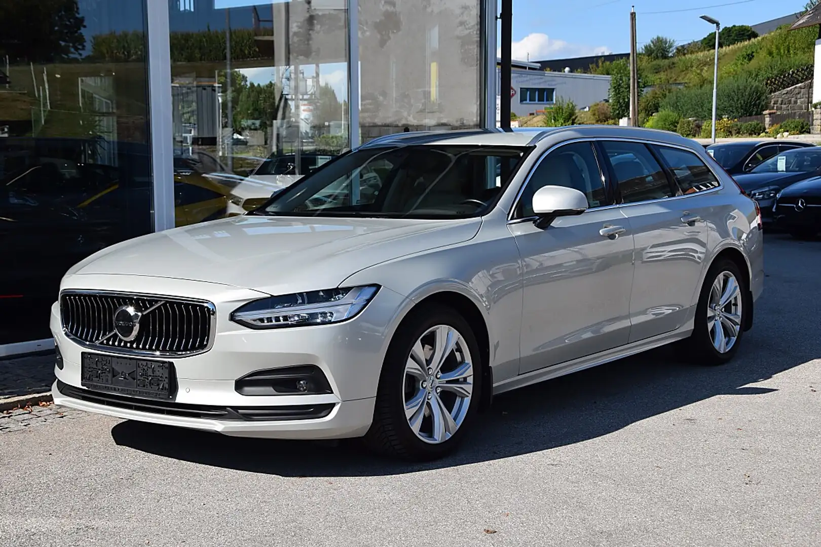 Volvo V90 B5 AWD Inscription Geartronic Weiß - 2