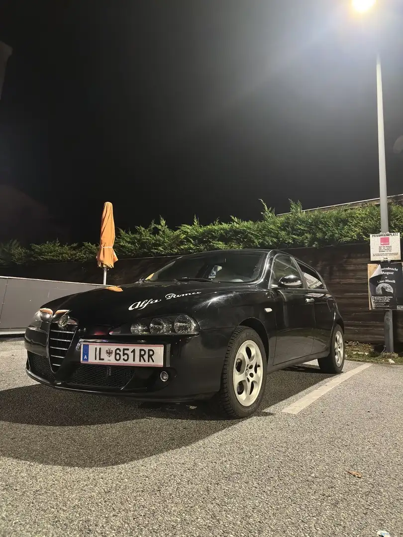 Alfa Romeo 147 1,9 JTD M-Jet Distinctive - 1