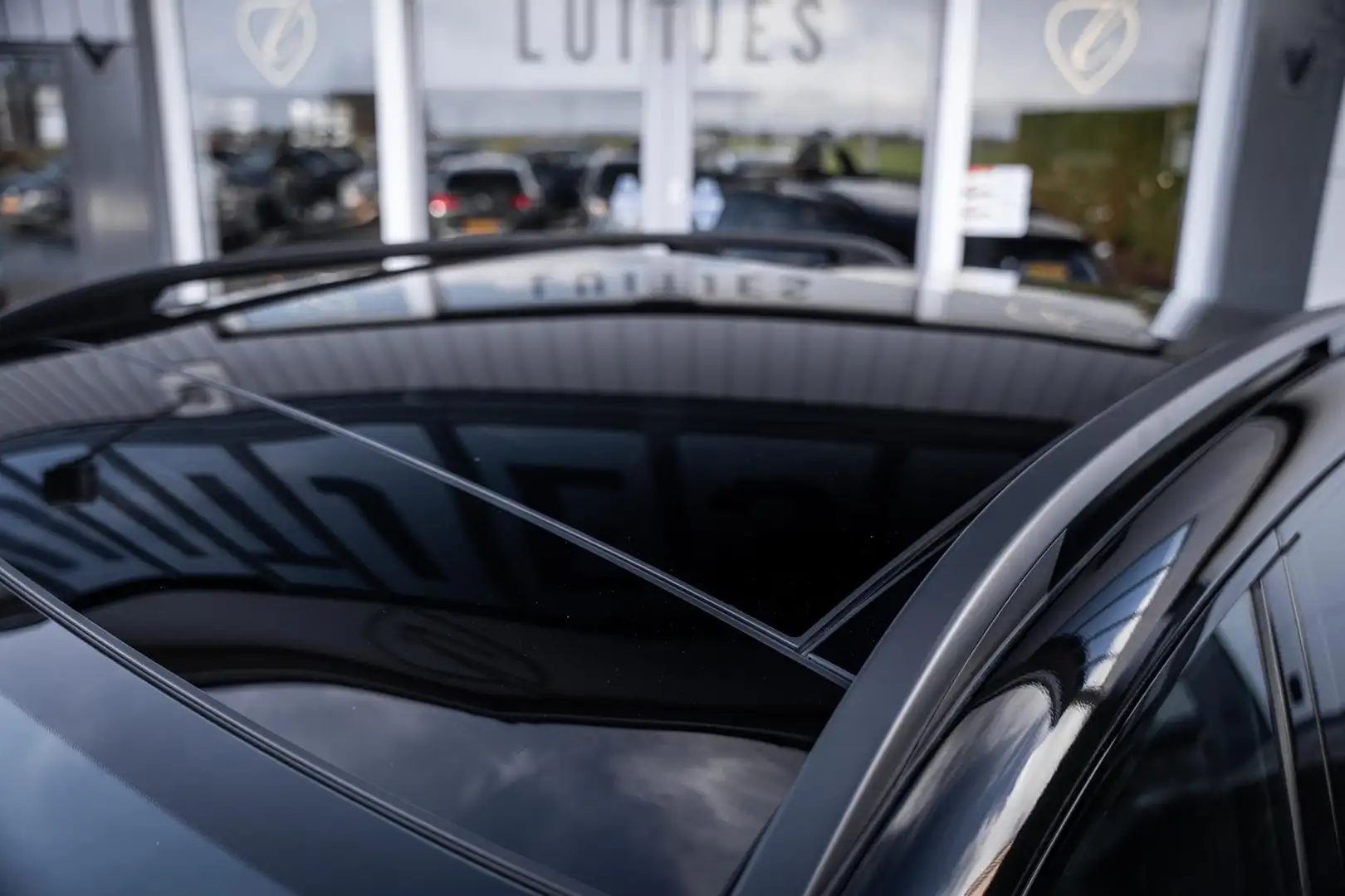 Mercedes-Benz GLE 350 350e 4MATIC AMG Premium Plus I BTW I Panorama I Bu Zwart - 2