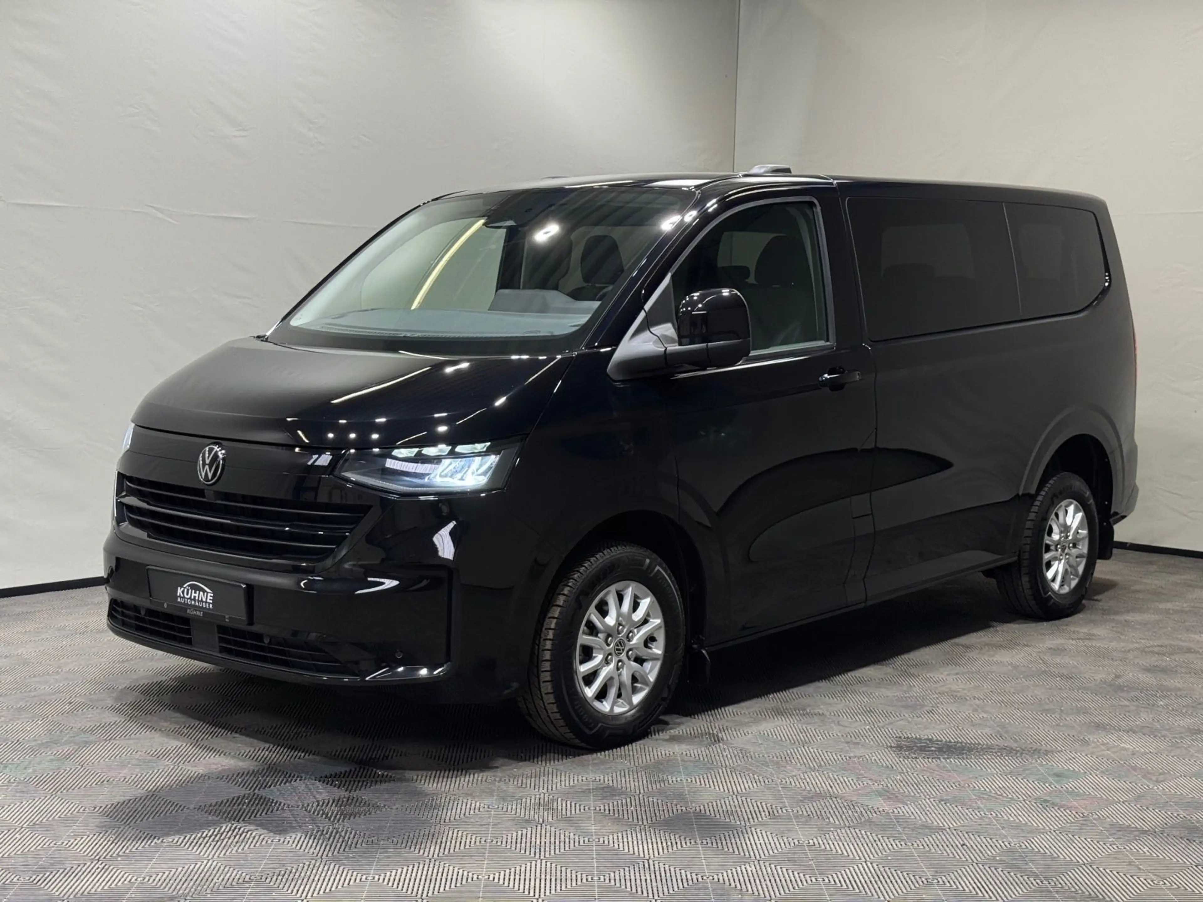Volkswagen T7 Caravelle Life 2.0 TDI DSG KR | LED AHK PDC — photo 2