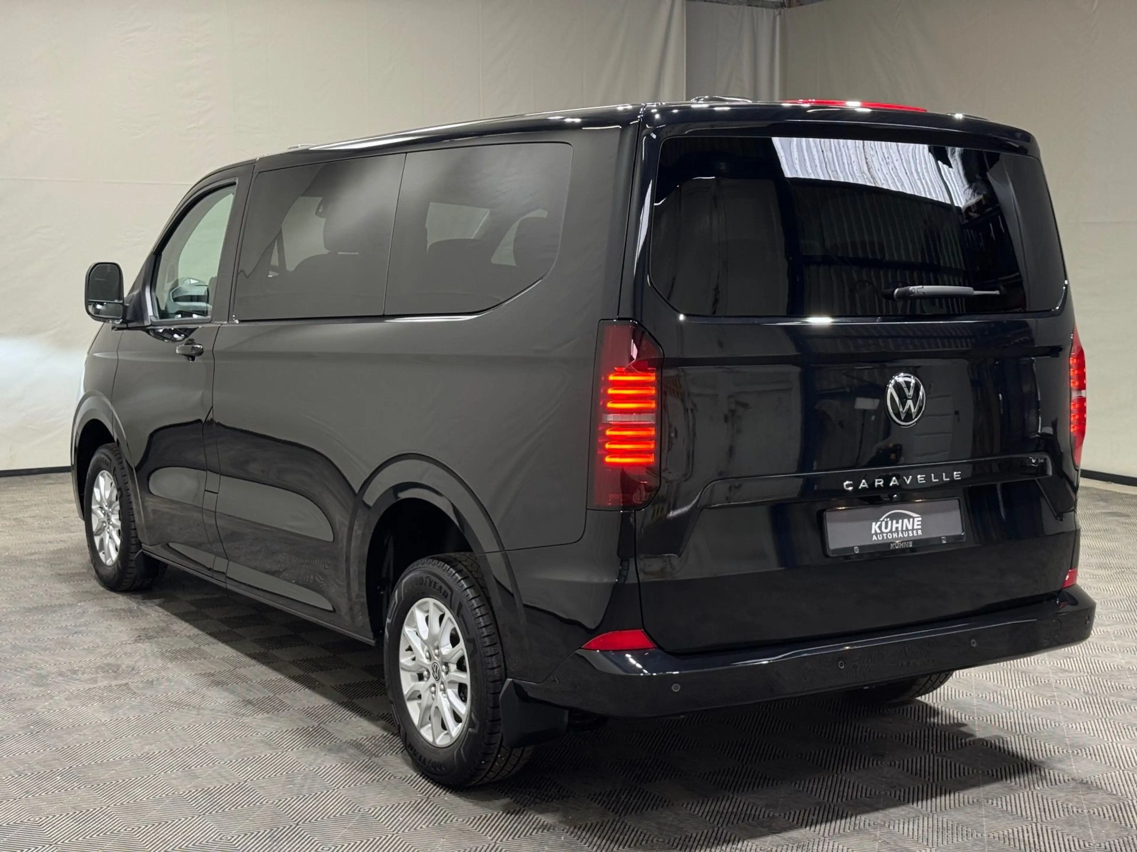 Volkswagen T7 Caravelle Life 2.0 TDI DSG KR | LED AHK PDC — photo 4
