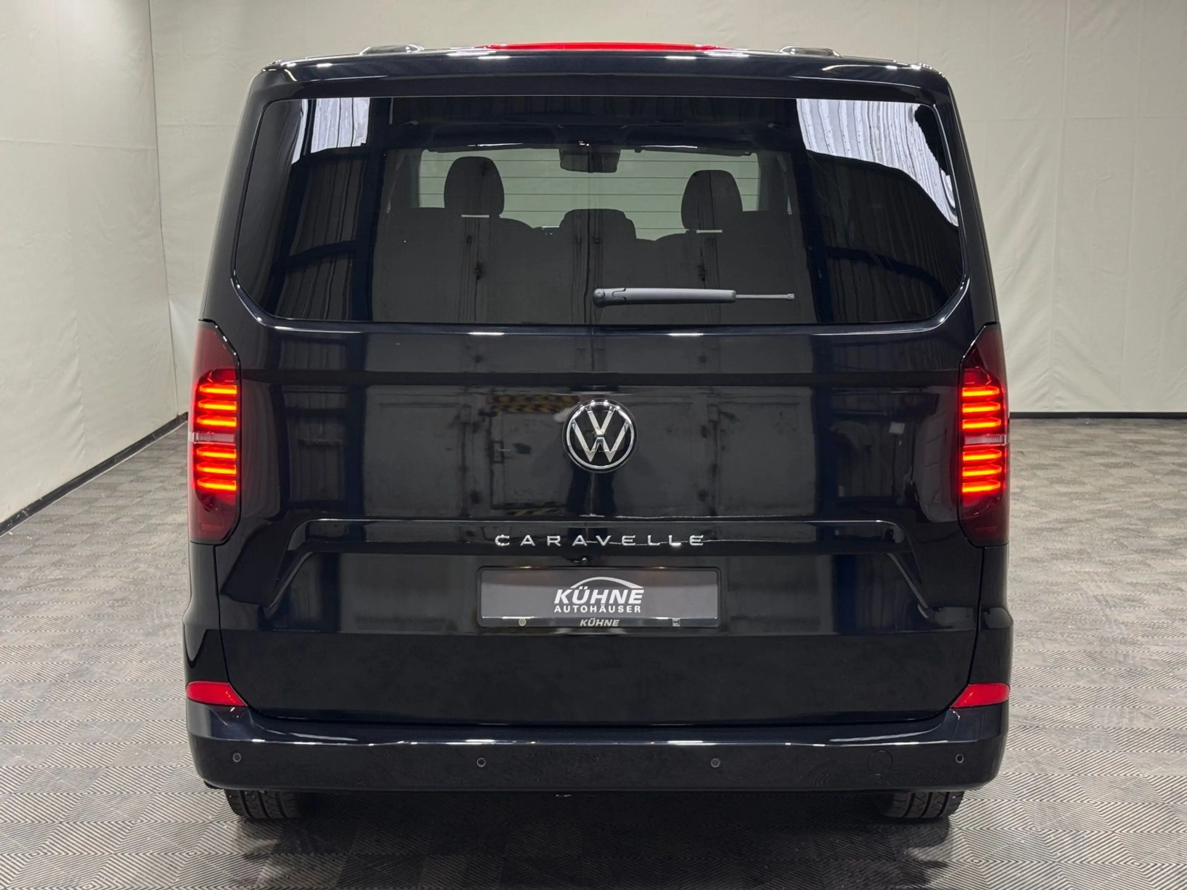 Volkswagen T7 Caravelle Life 2.0 TDI DSG KR | LED AHK PDC — photo 11