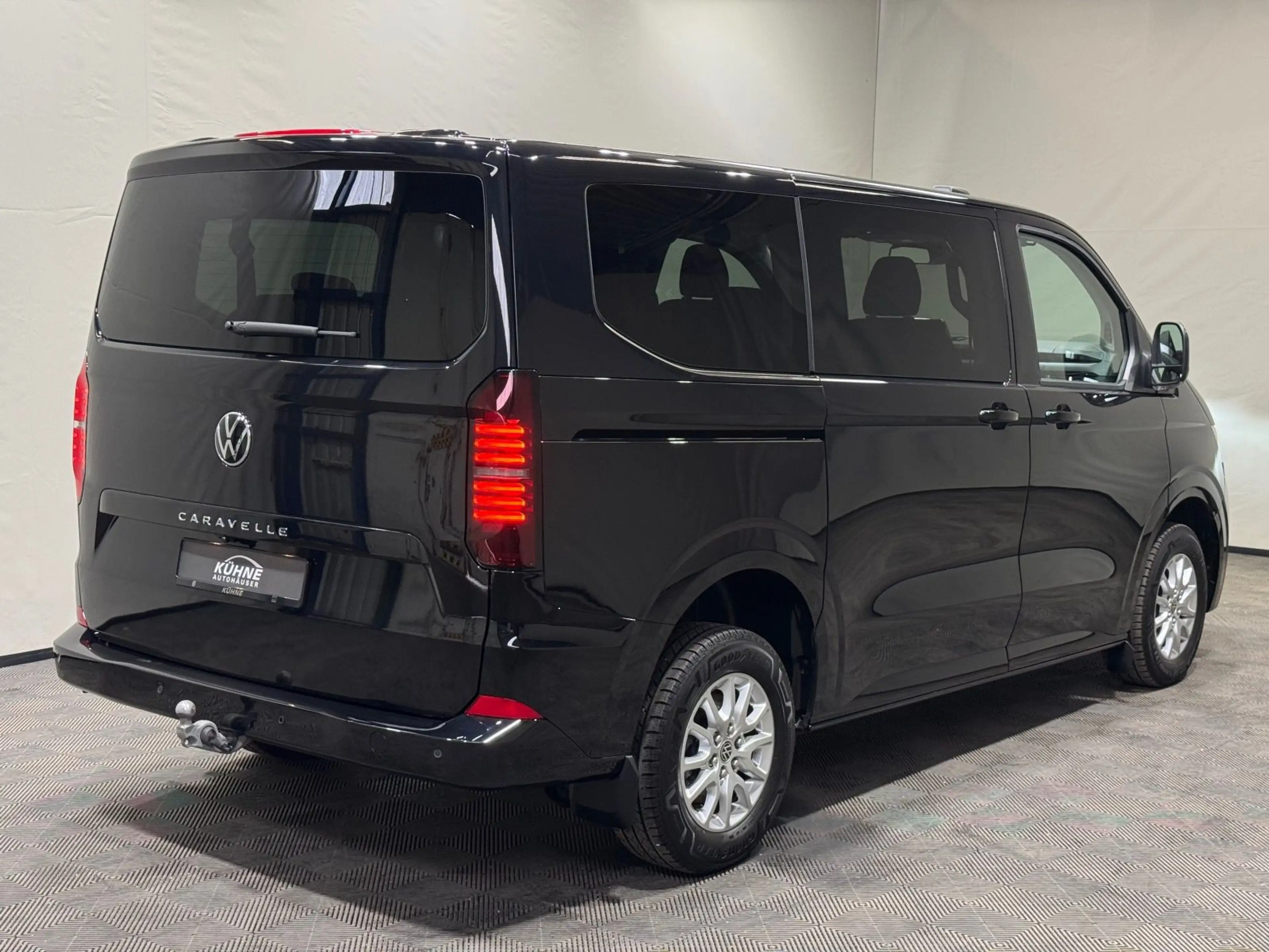 Volkswagen T7 Caravelle Life 2.0 TDI DSG KR | LED AHK PDC — photo 15