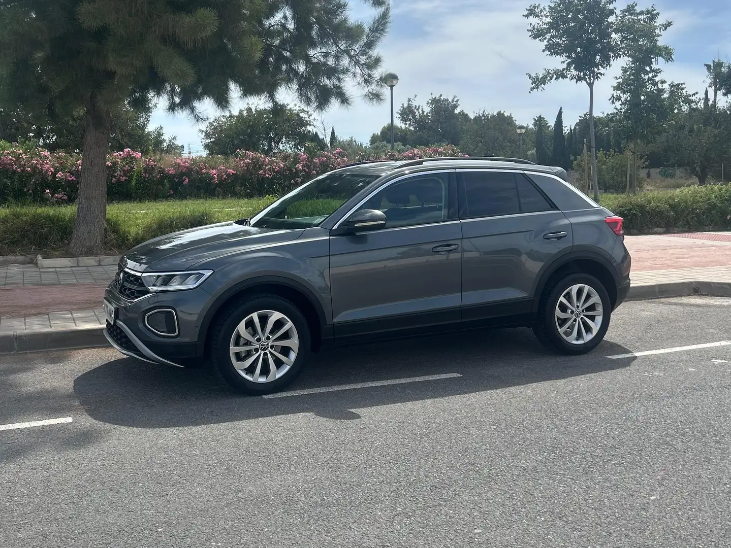 Volkswagen T-Roc T-Roc 1.0 TSI 81kW Gris - 2