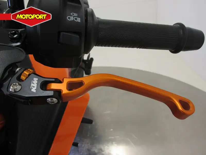 KTM 390 Duke - foto 8