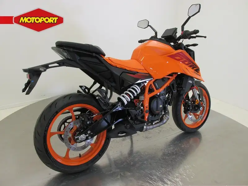 KTM 390 Duke - foto 6