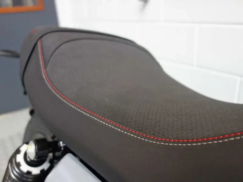 Moto Guzzi V7 Sport - foto 5