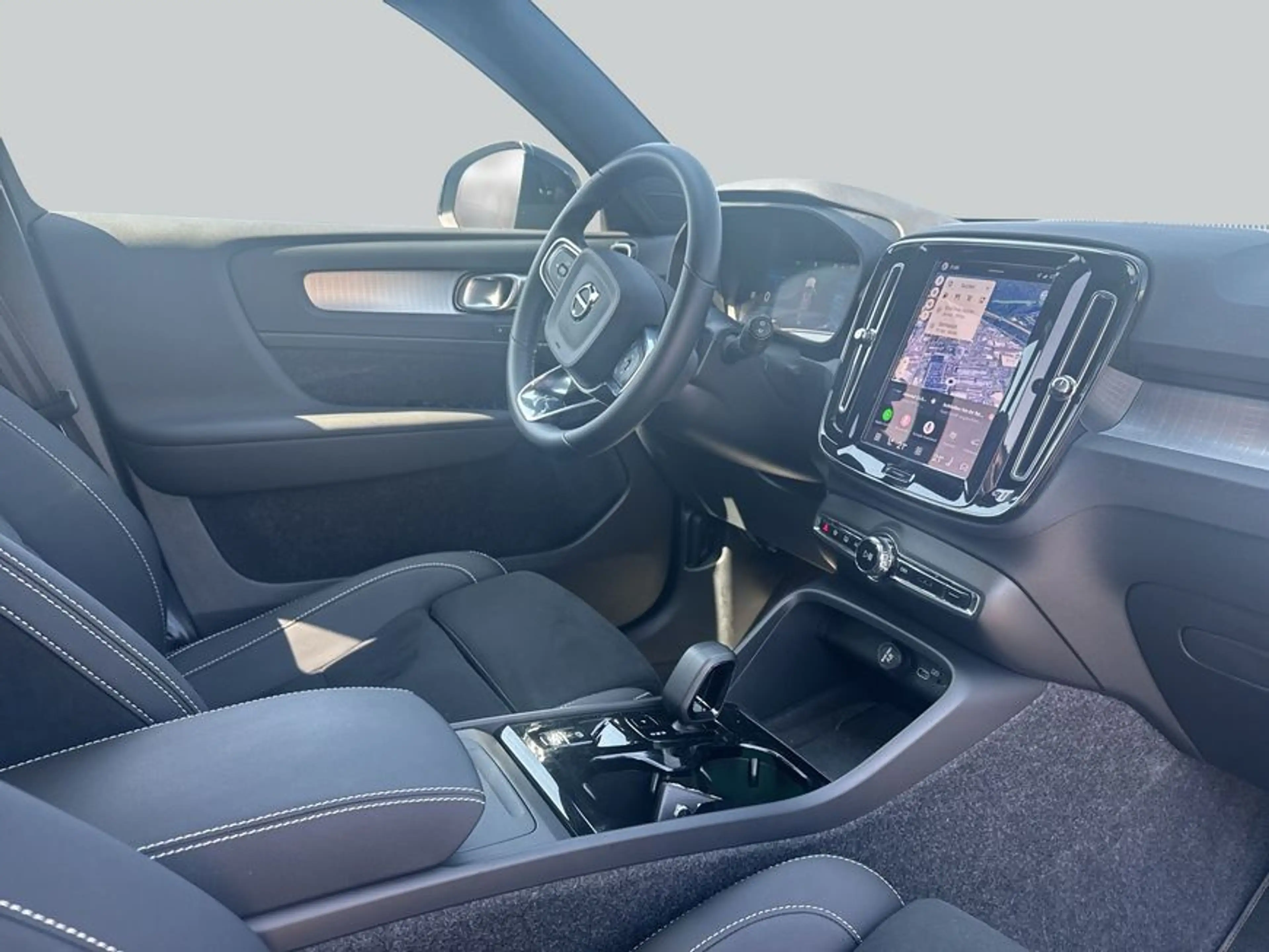 Volvo XC40 XC40 B3 B DKG Plus Black Edition — photo 15