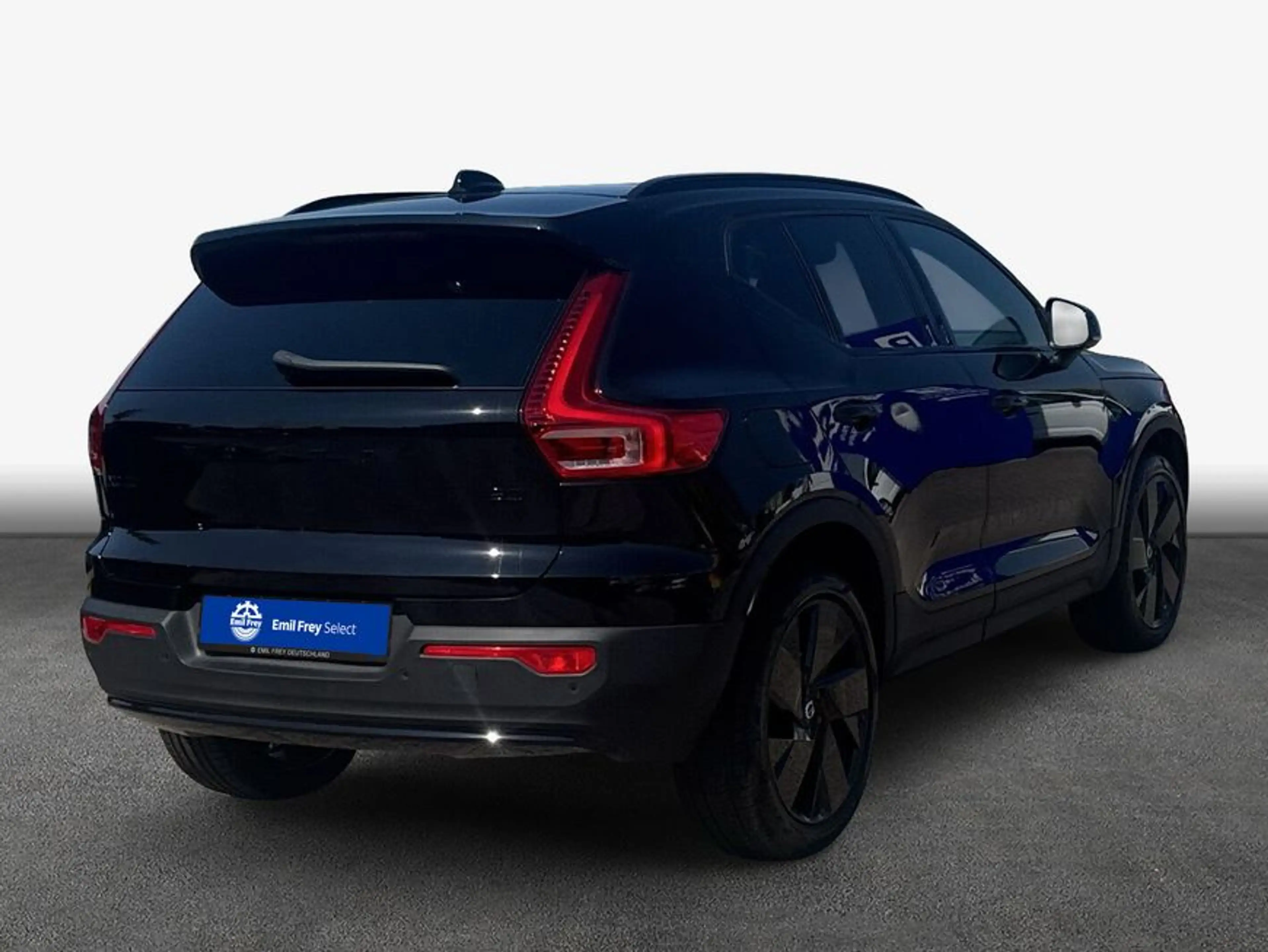 Volvo XC40 XC40 B3 B DKG Plus Black Edition — photo 2