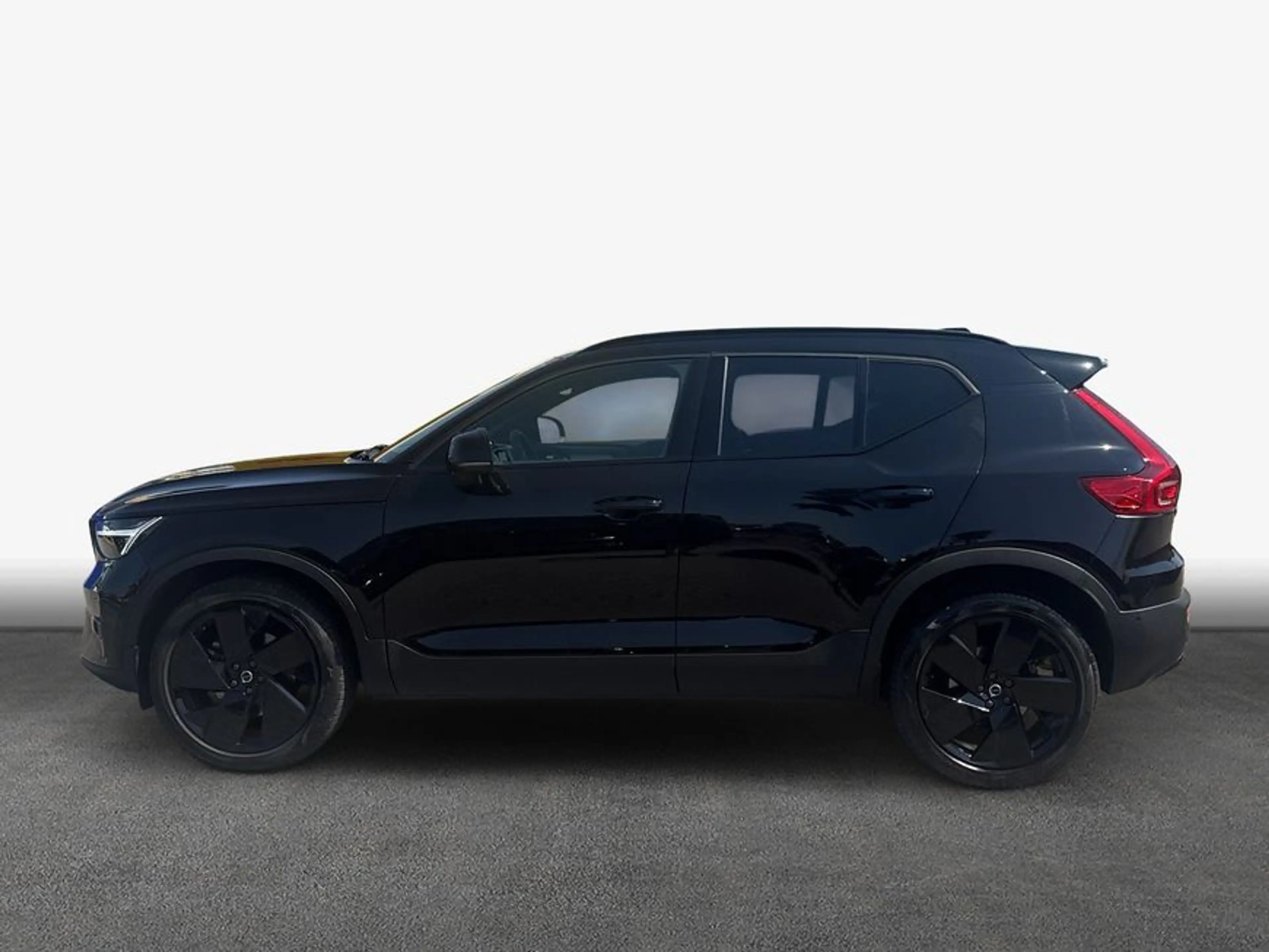 Volvo XC40 XC40 B3 B DKG Plus Black Edition — photo 4