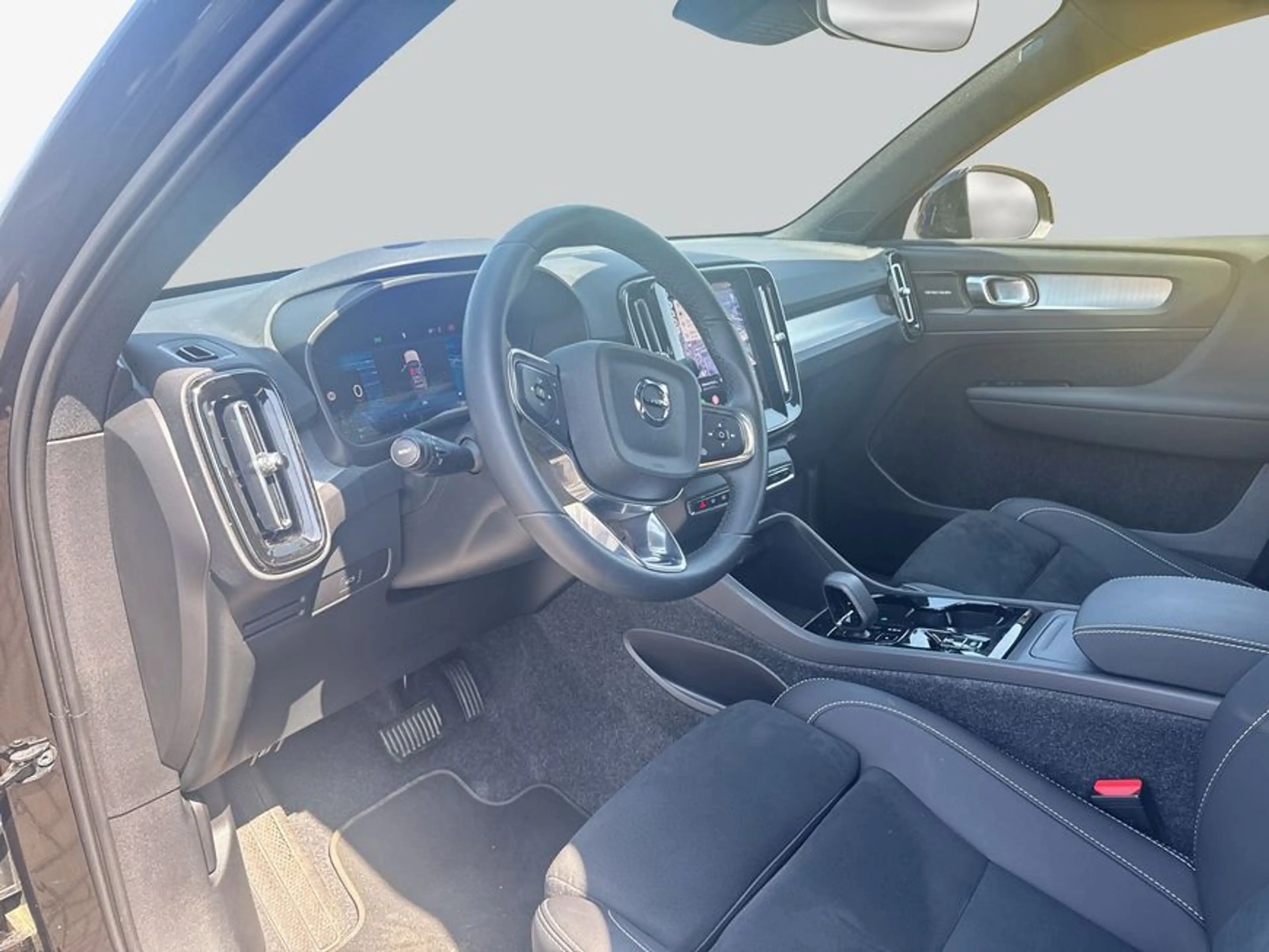 Volvo XC40 XC40 B3 B DKG Plus Black Edition — photo 10