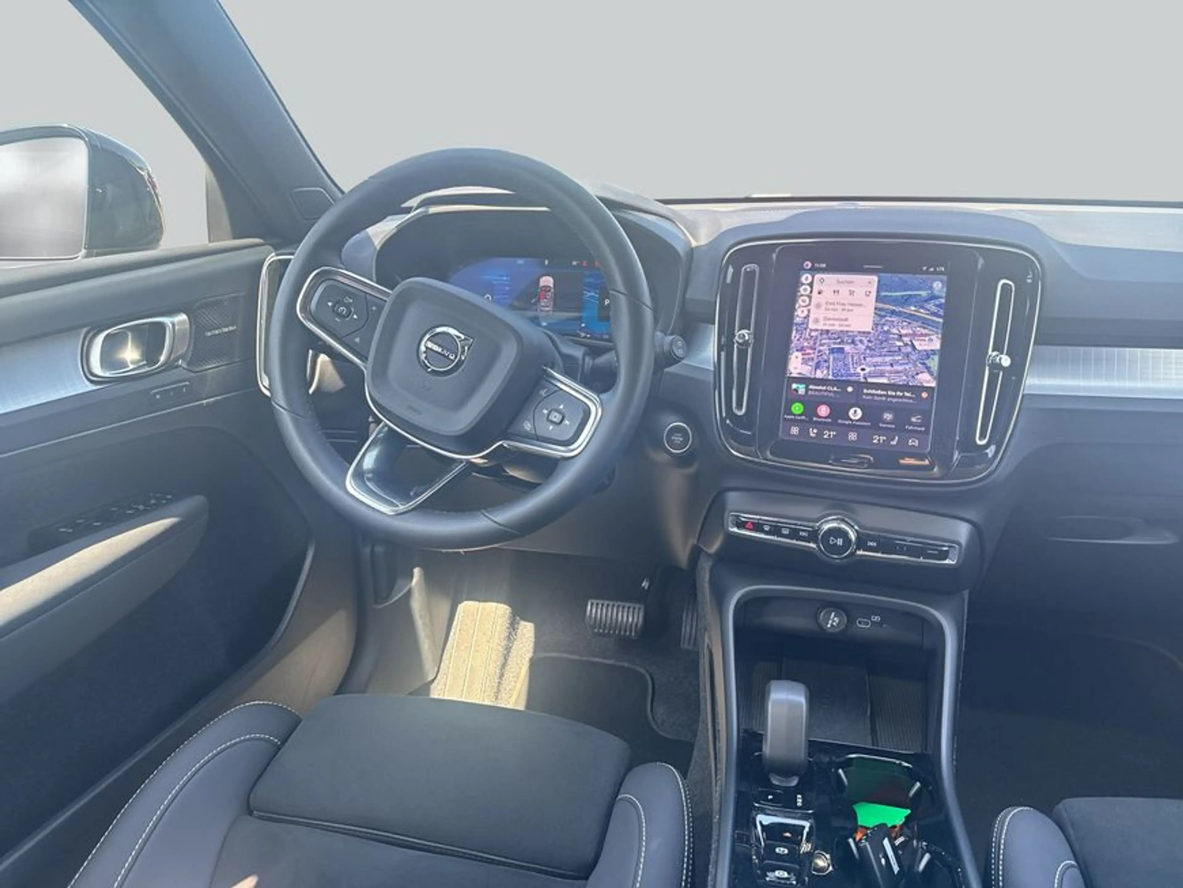 Volvo XC40 XC40 B3 B DKG Plus Black Edition — photo 14