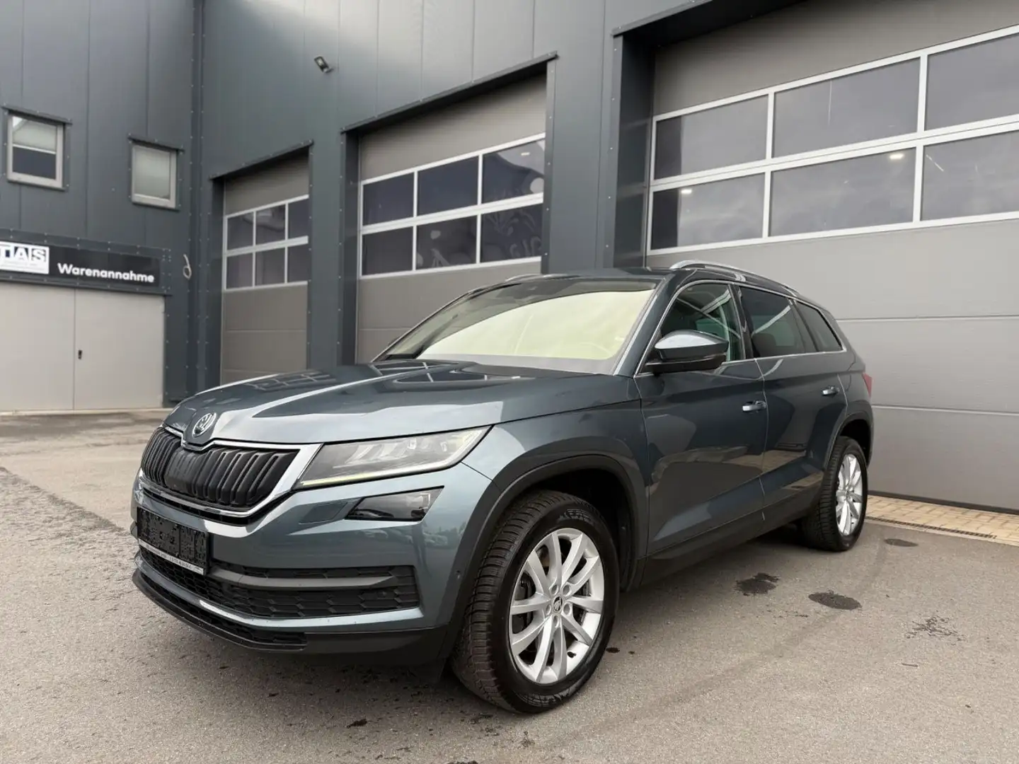 Skoda Kodiaq Style 4x4 2.0TSI,Standhz,LED,360°,Keyless Grau - 2