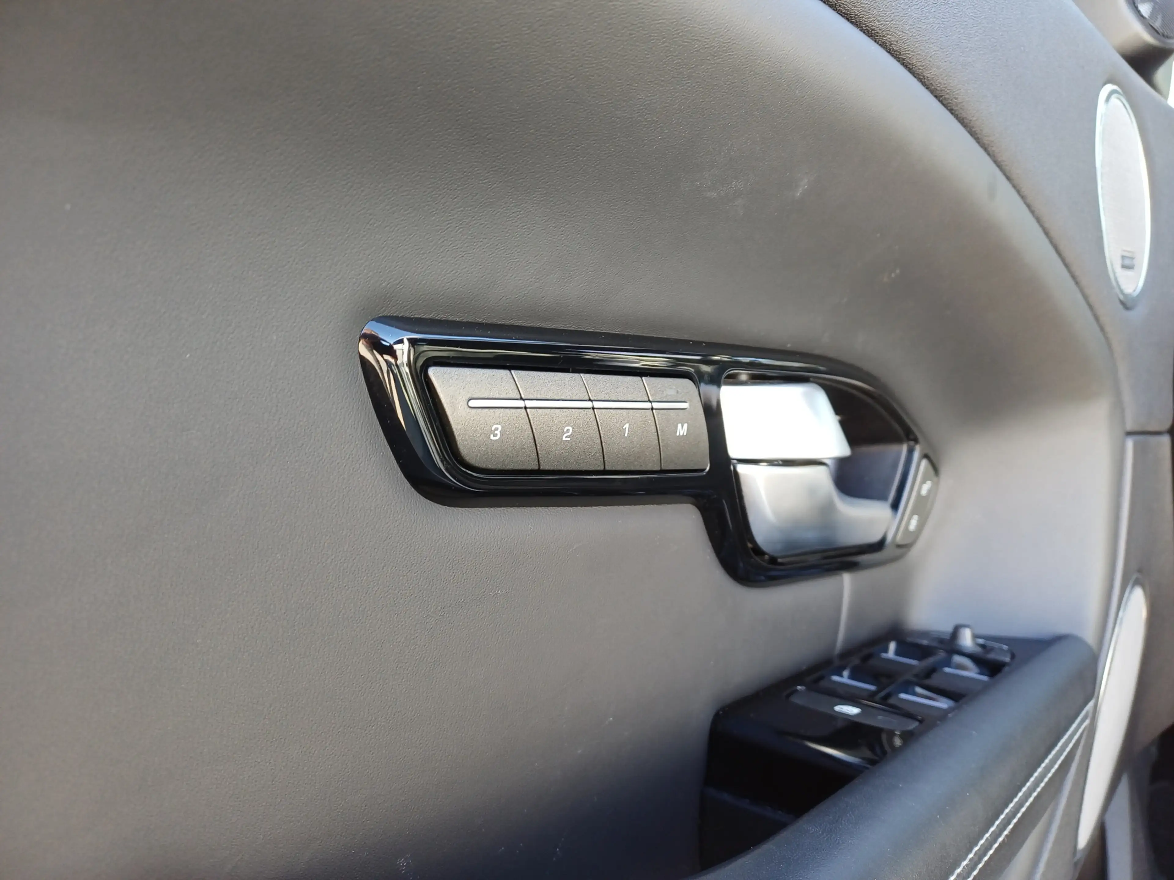 Land Rover Range Rover Evoque TD4 180pk HSE Dynamic | Dealer Onderhouden | Merid — photo 8