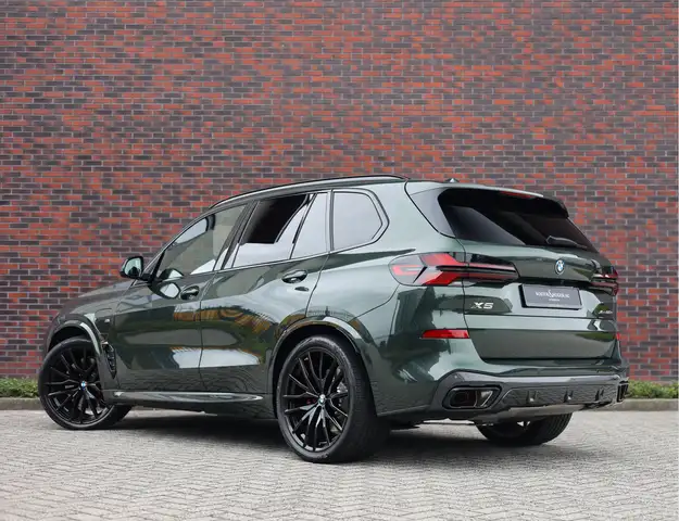BMW X5 view 2
