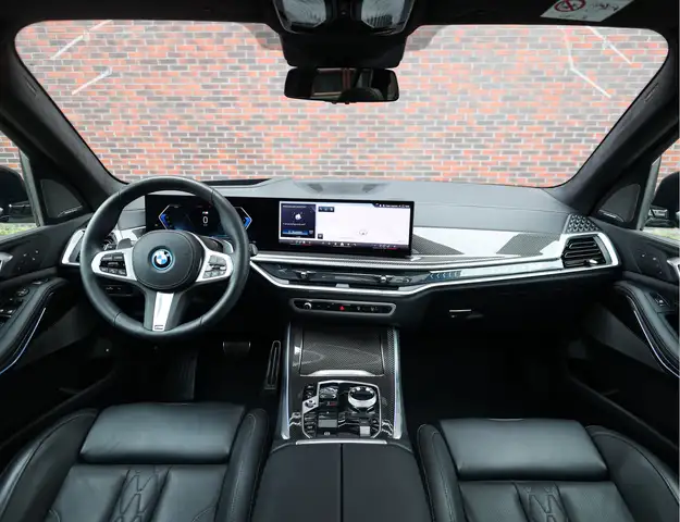 BMW X5 view 3