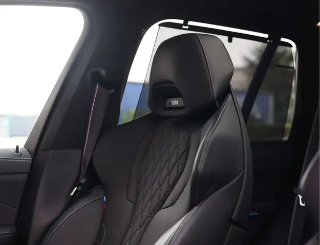 BMW X5 view 4
