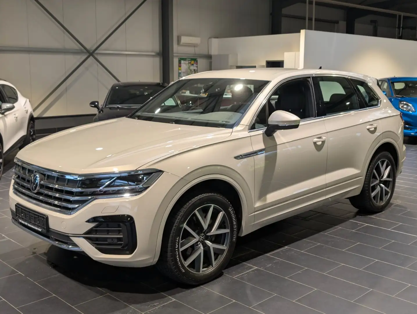 Volkswagen Touareg 3.0 V6 TDI 4Motion DPF Aut. R-Line Beige - 1