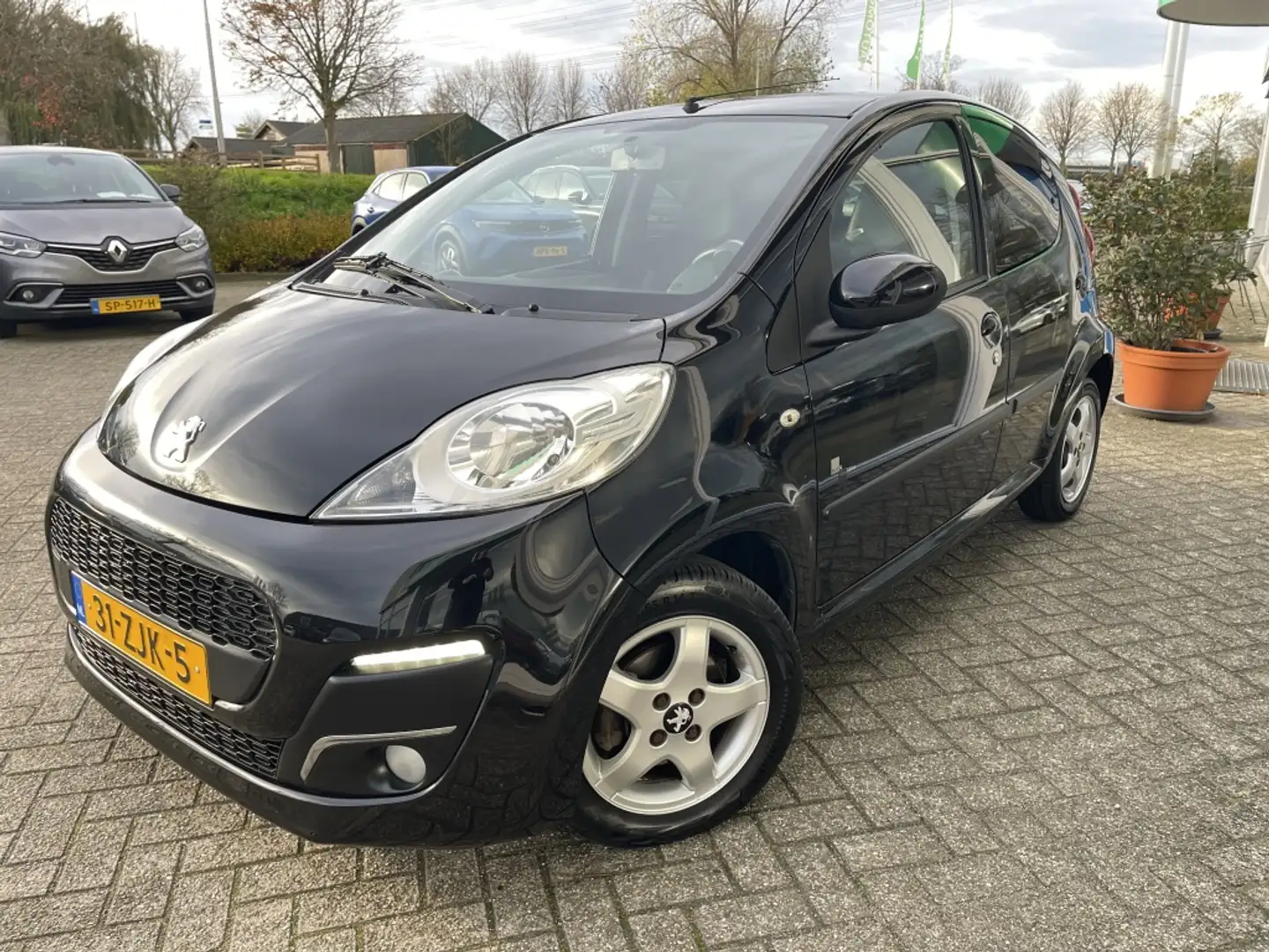Peugeot 107 1.0 Black & Silver, Airco, Bluetooth, Lm velg Noir - 1