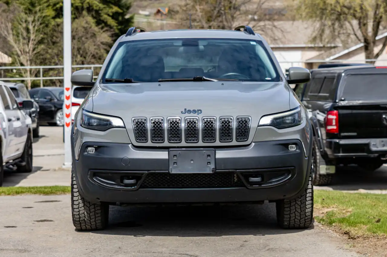 Jeep Cherokee снимка Jeep Cherokee