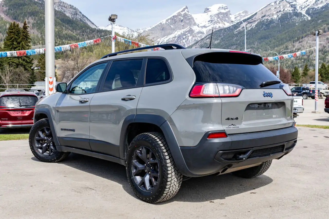 Jeep Cherokee снимка Jeep Cherokee