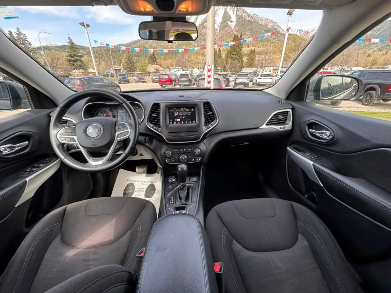 Jeep Cherokee снимка Jeep Cherokee