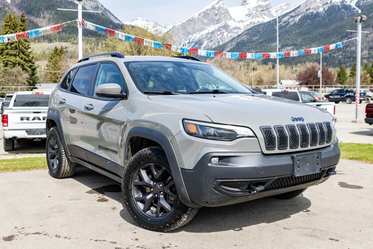 Jeep Cherokee снимка Jeep Cherokee