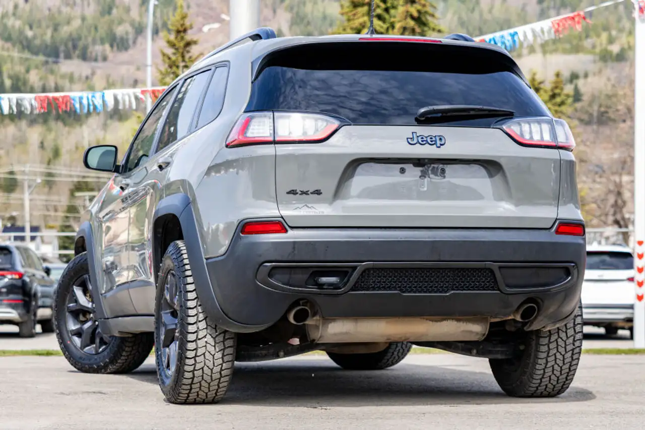 Jeep Cherokee снимка Jeep Cherokee