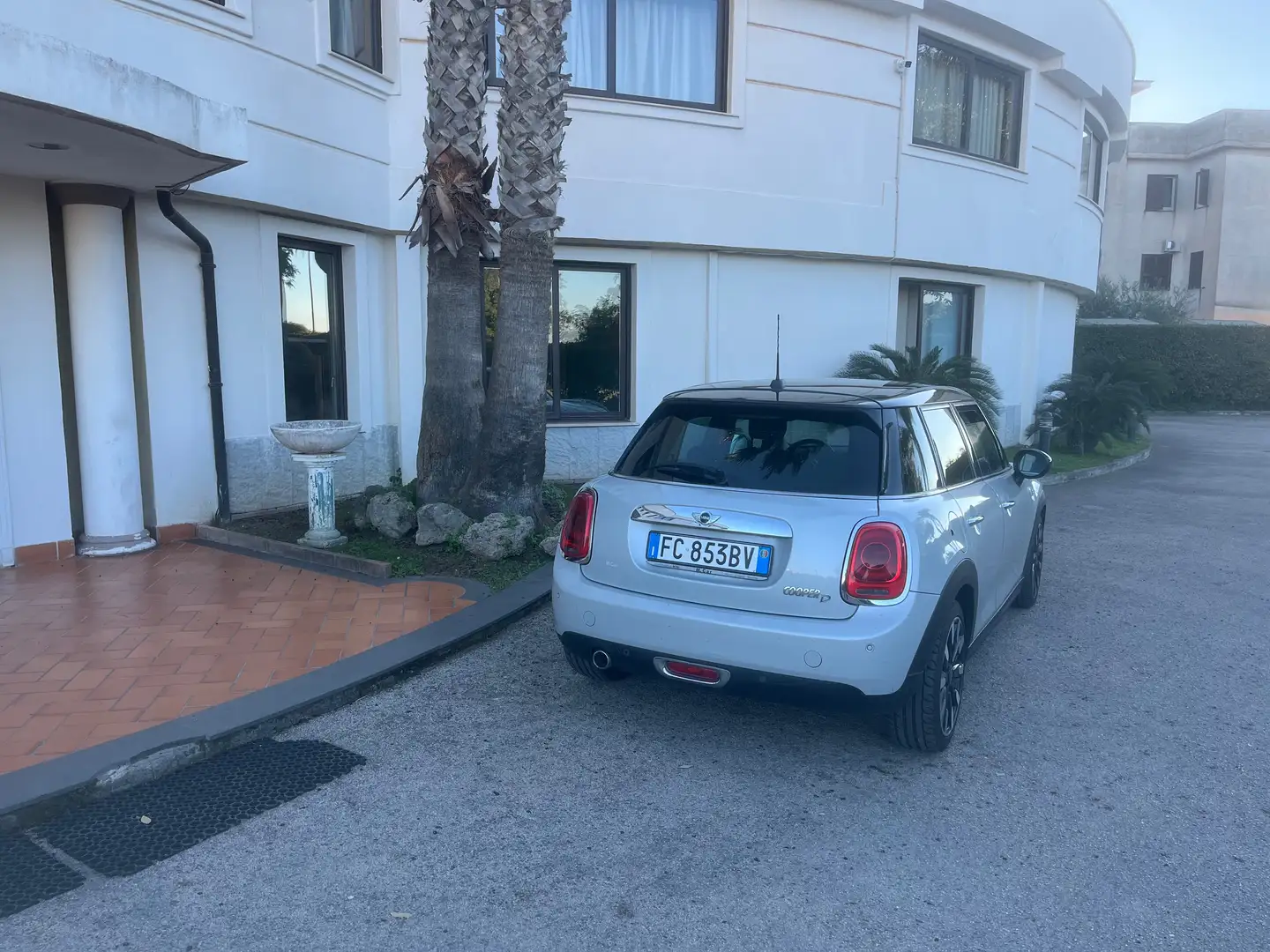 MINI Cooper D Mini IV F55-F56 2014 1.5 5p auto - 2