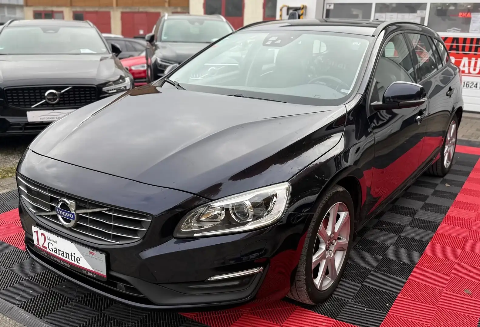 Volvo V60 Kombi Linje Business Blau - 2