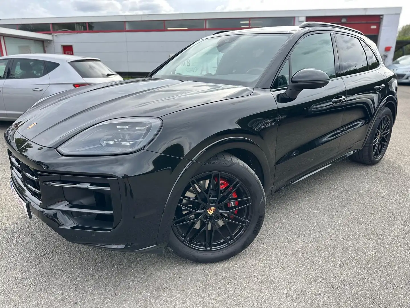 Porsche Cayenne Cayenne E-Hybrid 3.0 Turbo V6 (346 kW) Noir - 1