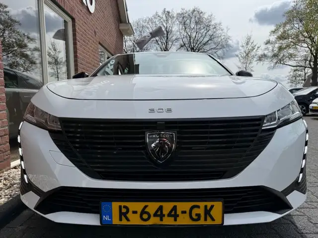 Peugeot 308 view 13