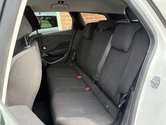 Peugeot 308 view 5