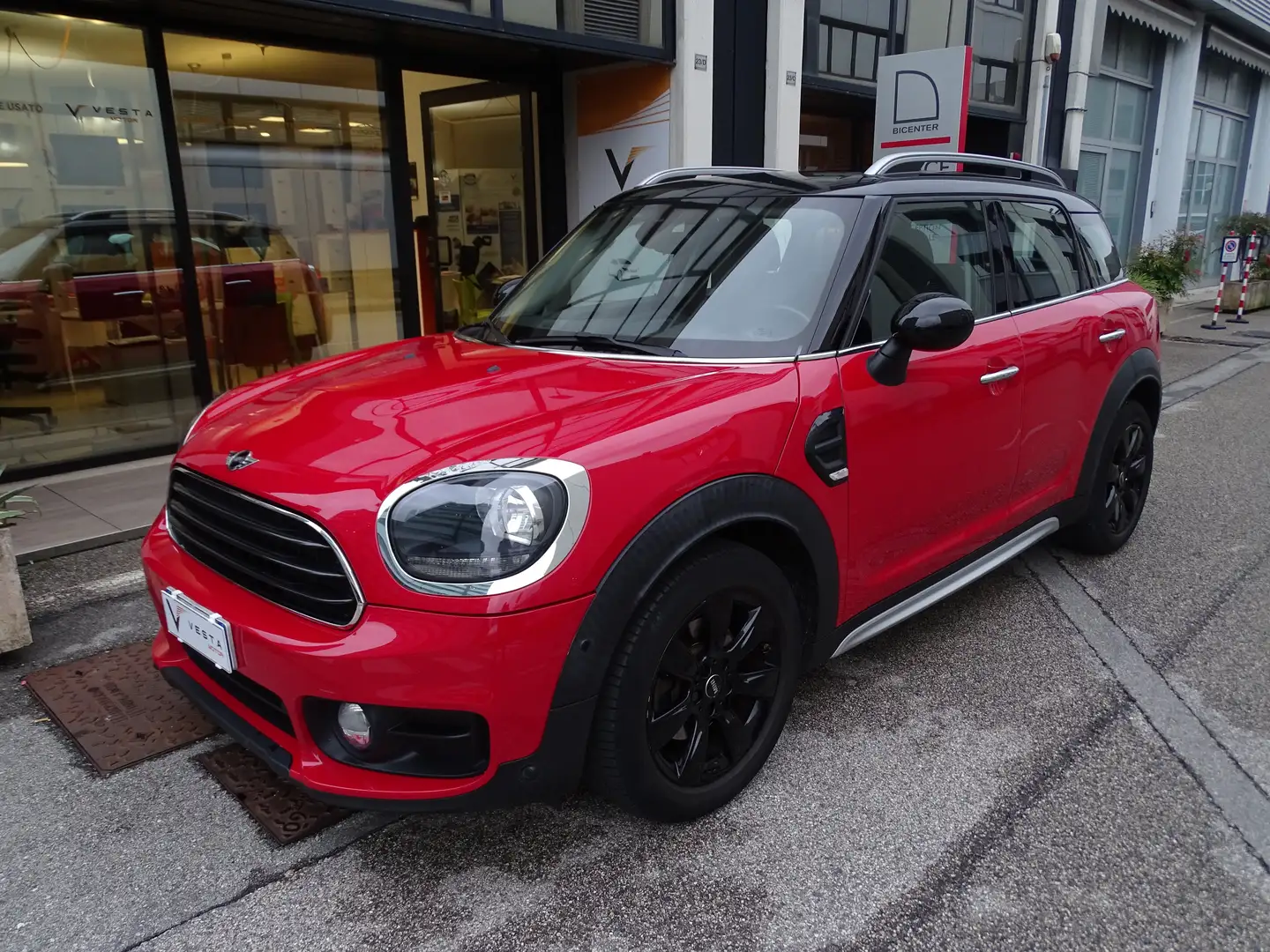 MINI Cooper D Countryman Mini Countryman F60 2017 2.0 Hype Rood - 1