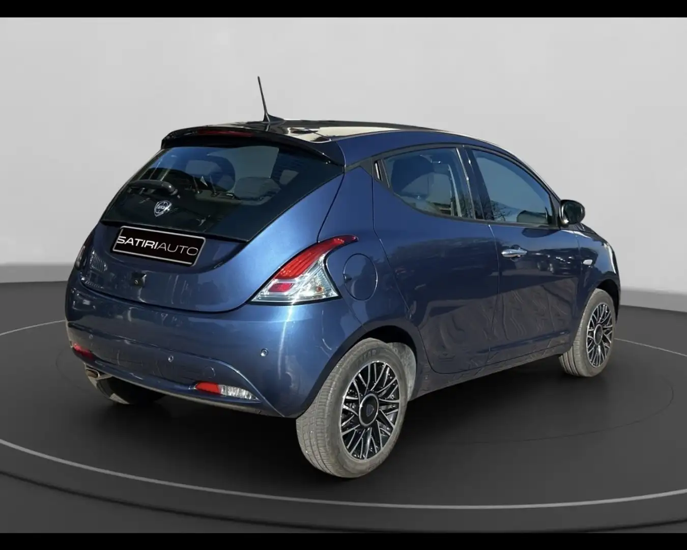Lancia Ypsilon 1.0 FireFly Hybrid Platino Bleu - 2