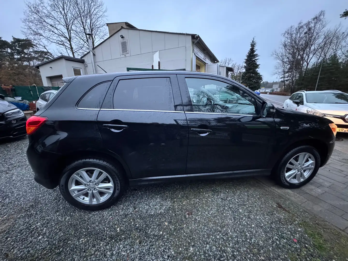 Mitsubishi ASX Edition 2WD Schwarz - 2