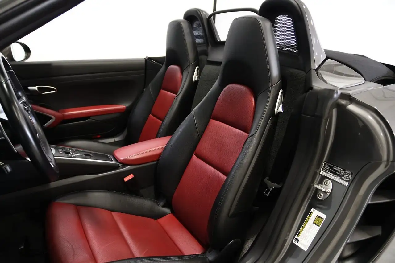 Porsche 718 Boxster снимка Porsche 718 Boxster