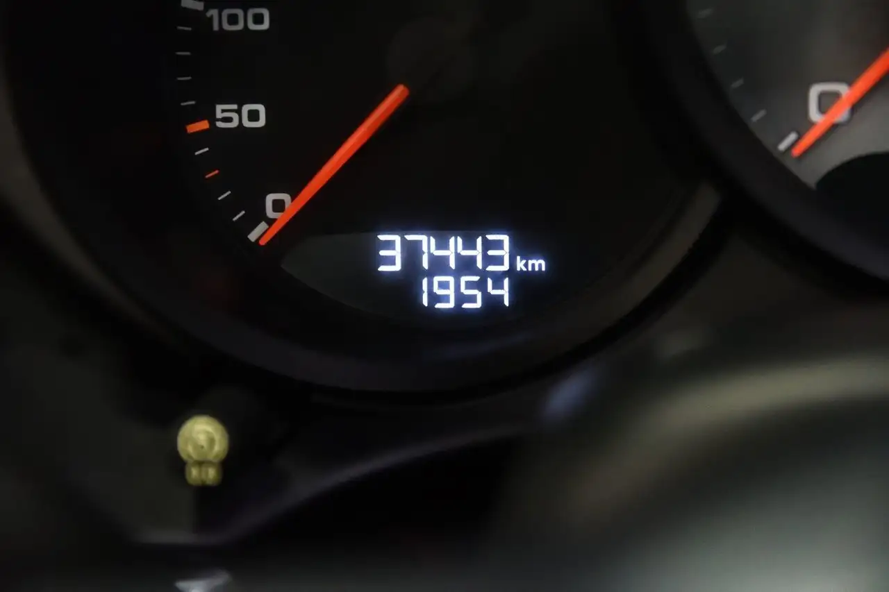 Porsche 718 Boxster снимка Porsche 718 Boxster