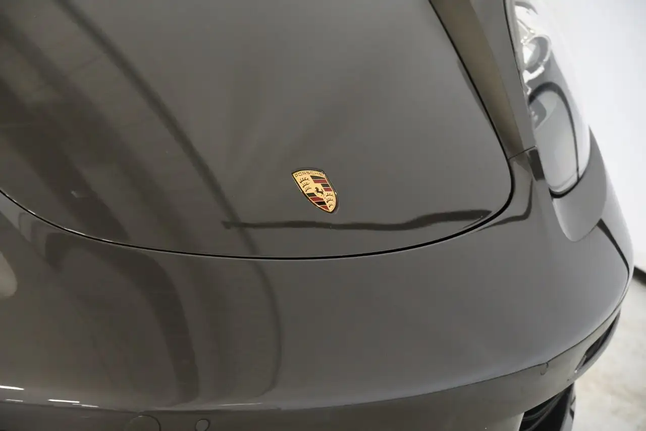 Porsche 718 Boxster снимка Porsche 718 Boxster
