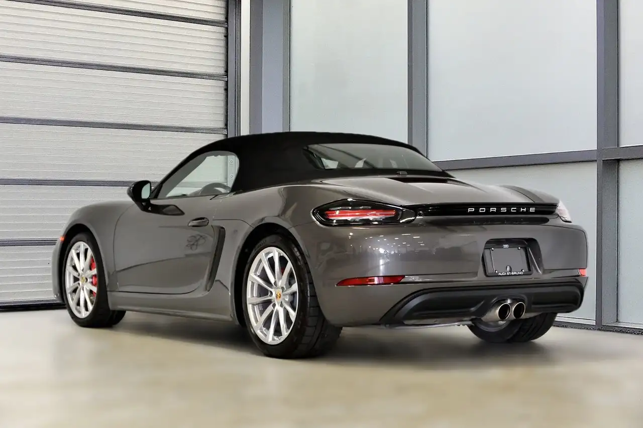 Porsche 718 Boxster снимка Porsche 718 Boxster