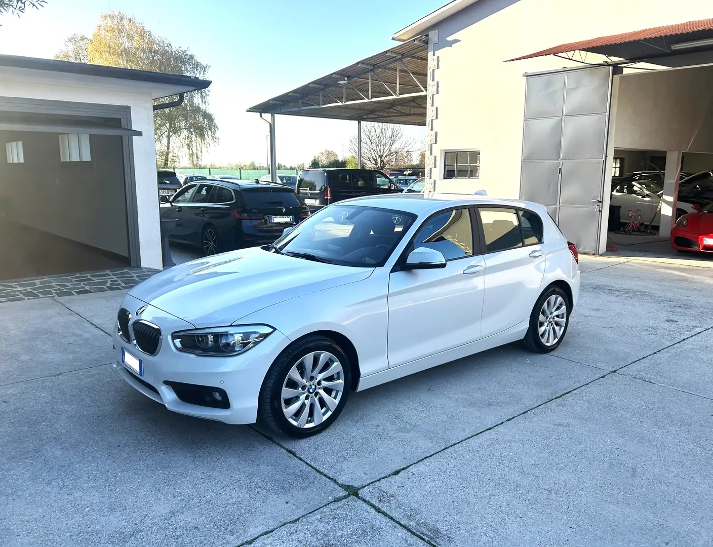BMW 118 dd 150cv Sport Automatica 5p euro6b Weiß - 1